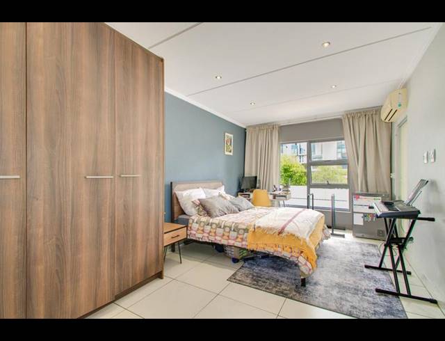 2 BEDROOM APARTMENT FOR SALE IN SANDOWN